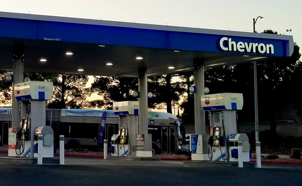 Chevron | Parking lot, 3399 S Durango Dr, Las Vegas, NV 89117, USA | Phone: (702) 293-3341