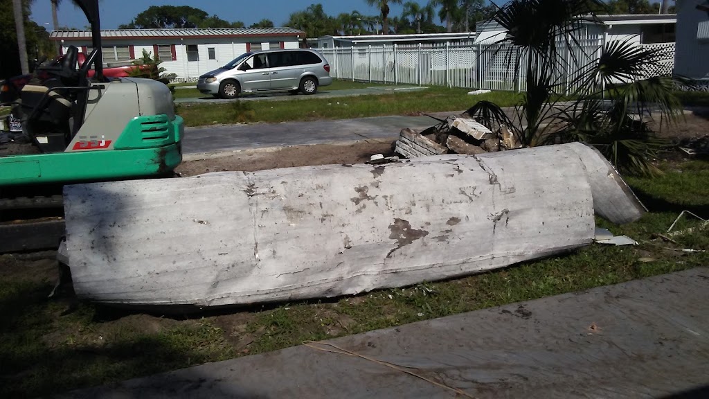 Lloyds Mobile Home Park | 1419 26th Ave W, Bradenton, FL 34205 | Phone: (941) 714-0107