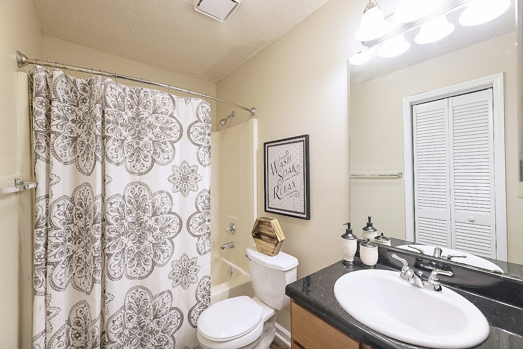 The Crossing at Chester Ridge Apartment Homes | 2122 Piedmont Crossing Dr, High Point, NC 27262, USA | Phone: (336) 568-8441