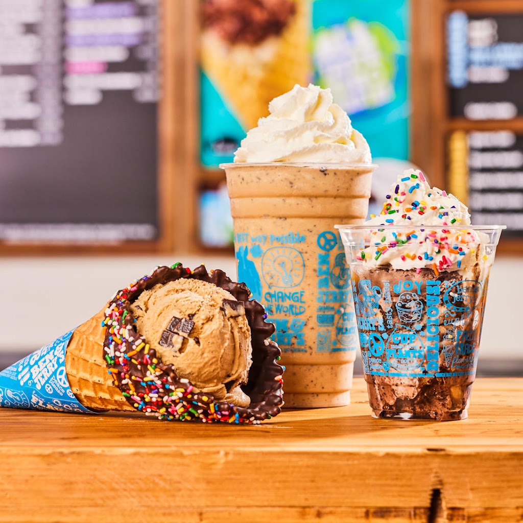 Ben & Jerry’s | 539 Lake St E 1st Floor, Wayzata, MN 55391, USA | Phone: (952) 473-1705