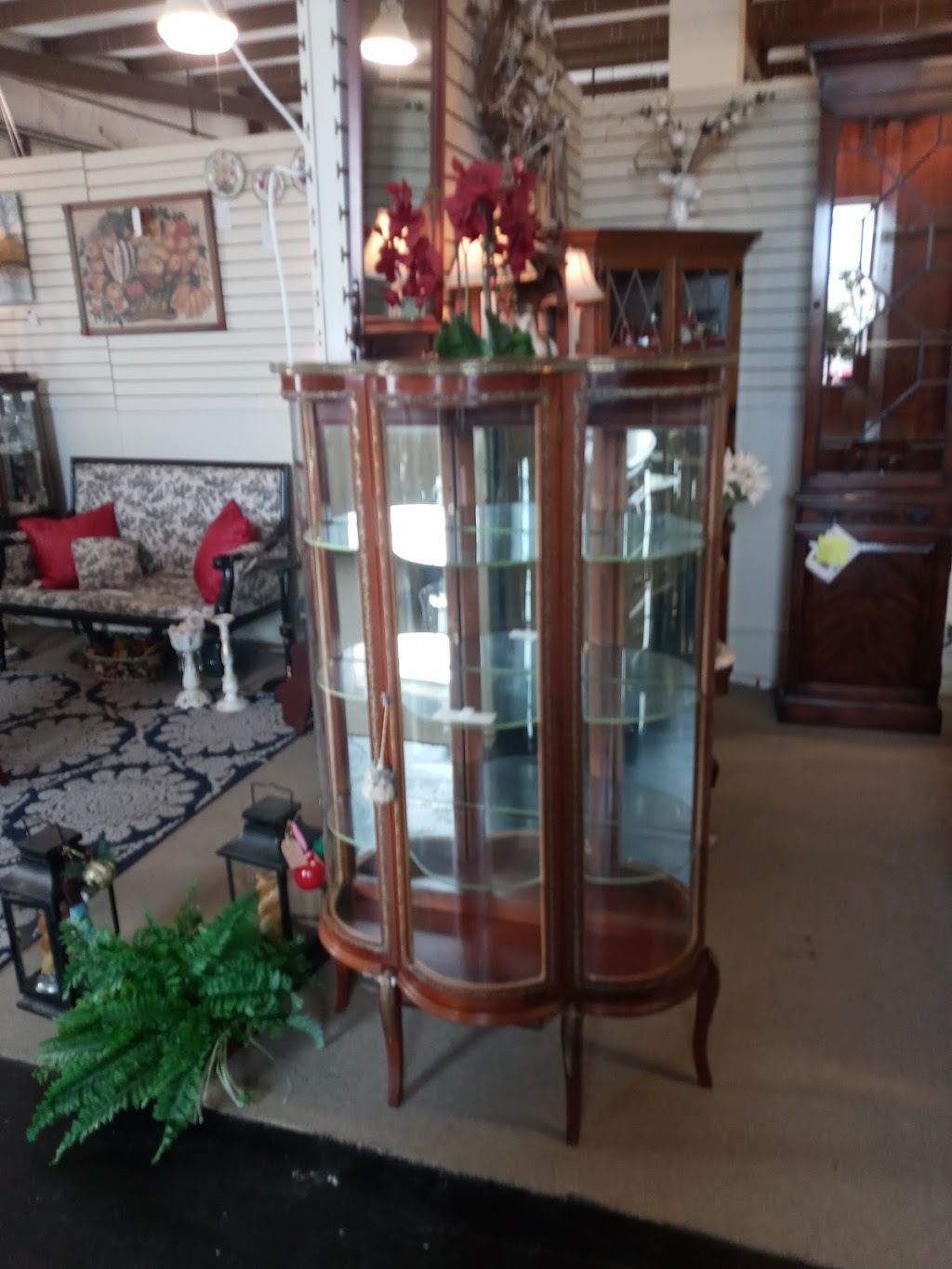 Hoover Antique Gallery | 3411 Old Columbiana Rd, Vestavia Hills, AL 35226, USA | Phone: (205) 822-9500