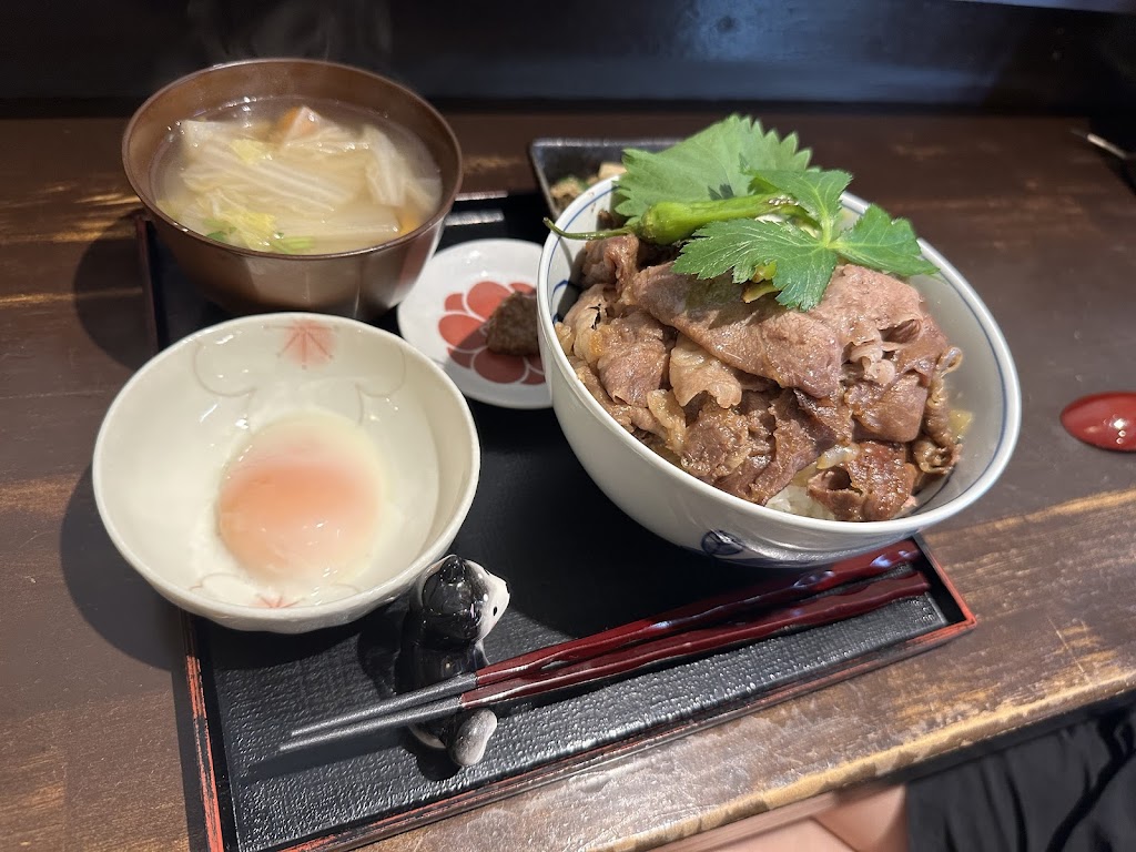 Kobe Gyudon Hiroshige | 1-chōme-22-21 Nakayamatedōri, Chuo Ward, Kobe, Hyogo 650-0004, Japan | Phone: 078-222-6611