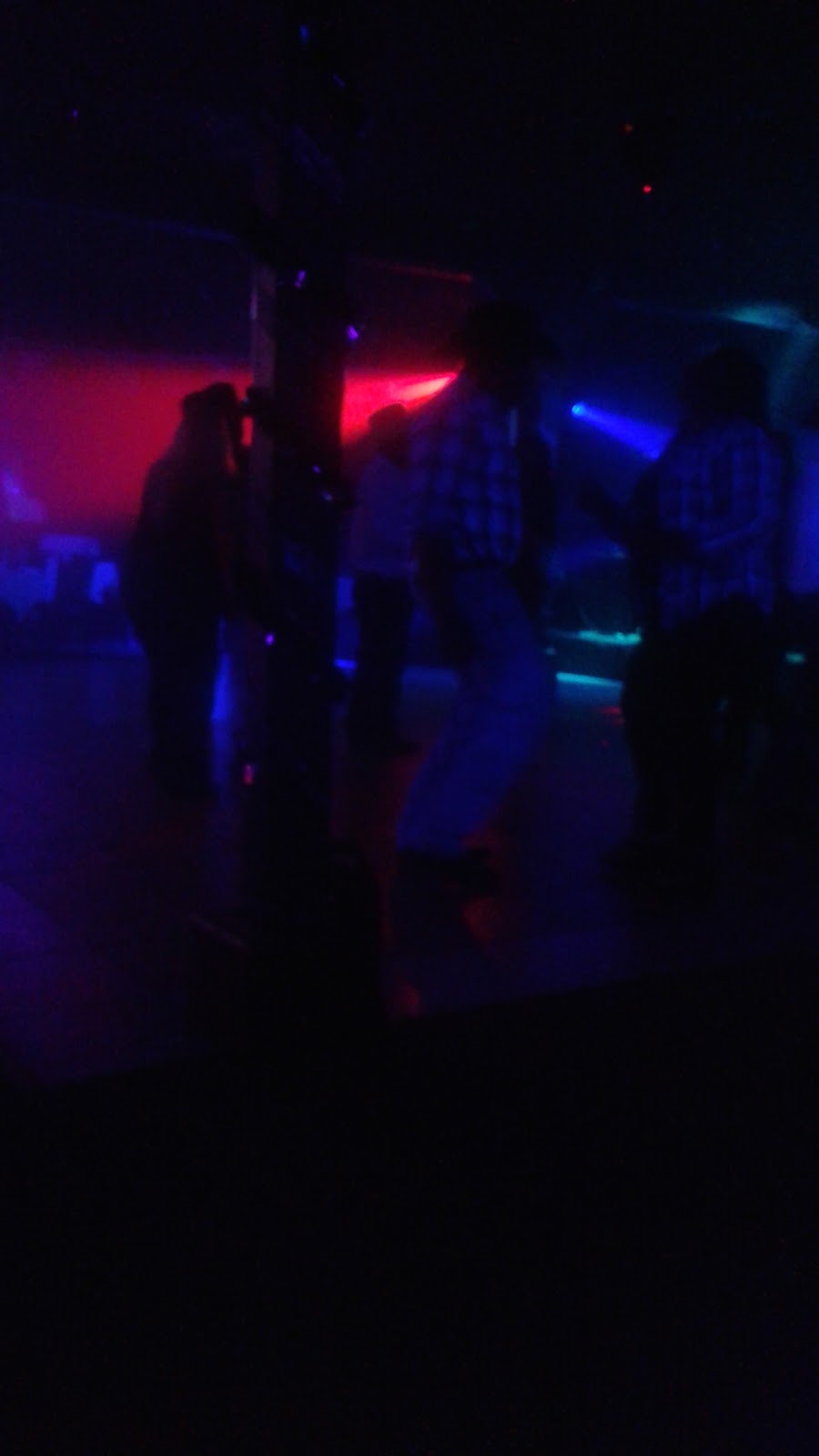 El Mexico Night Club | 2726 S Elm Ave, Fresno, CA 93706, USA | Phone: (559) 304-5566