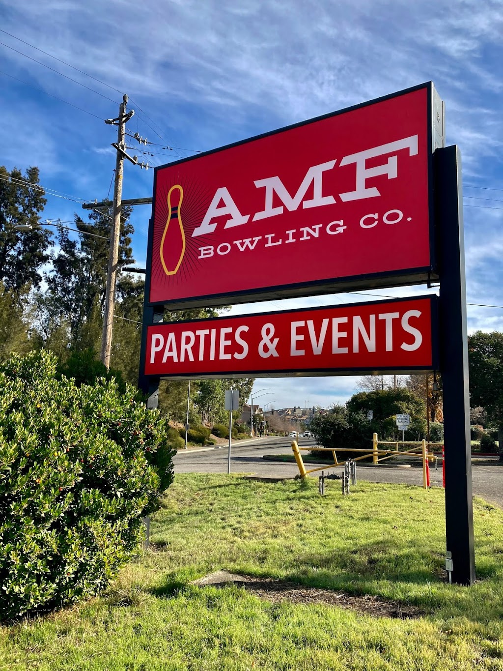 AMF Boulevard Lanes - CA | 1100 Petaluma Blvd S, Petaluma, CA 94952, USA | Phone: (707) 762-4581