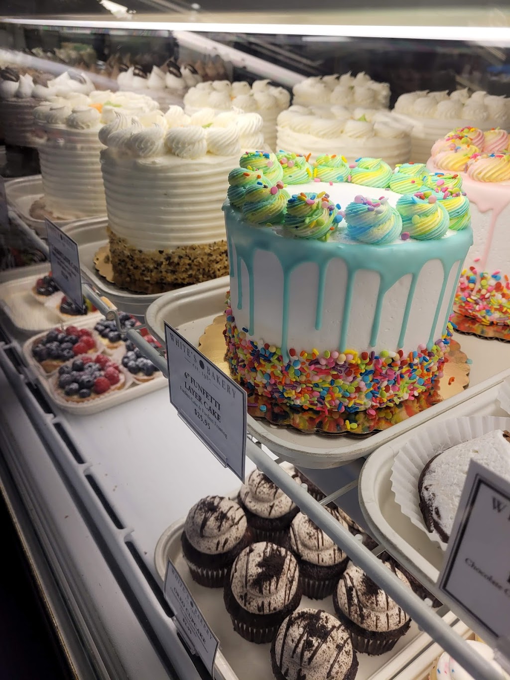 Whites Bakery & Cafe | 1041 Pearl St, Brockton, MA 02301, USA | Phone: (508) 584-5100