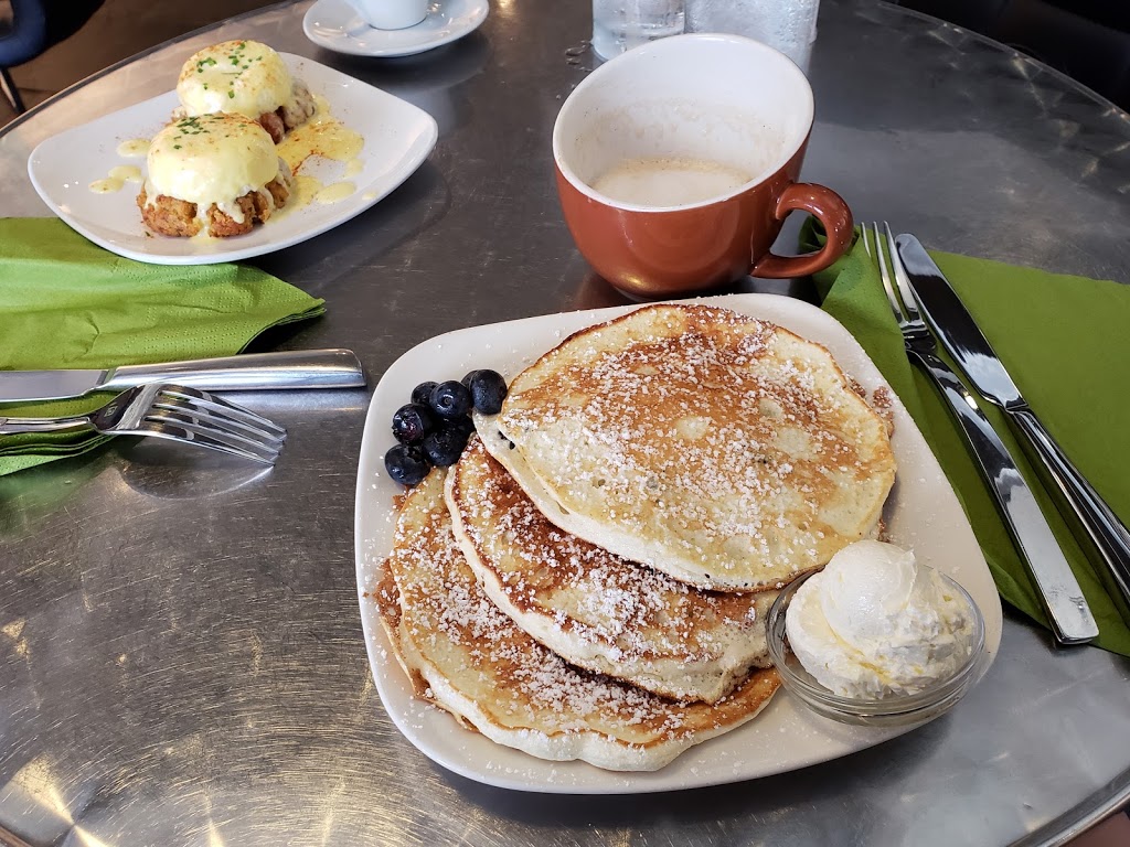 Crumbzz | 212 S Bois D Arc St, Forney, TX 75218, USA | Phone: (214) 541-9665