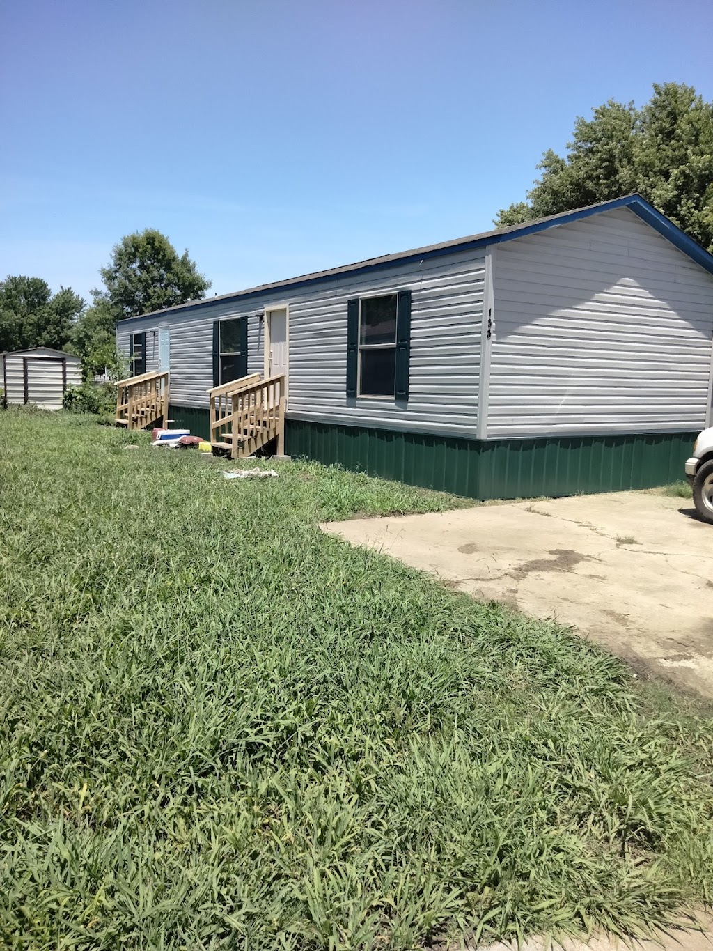 Southfield Mobile Home Park | 101 E 5th Pl, Mounds, OK 74047, USA | Phone: (918) 827-7770