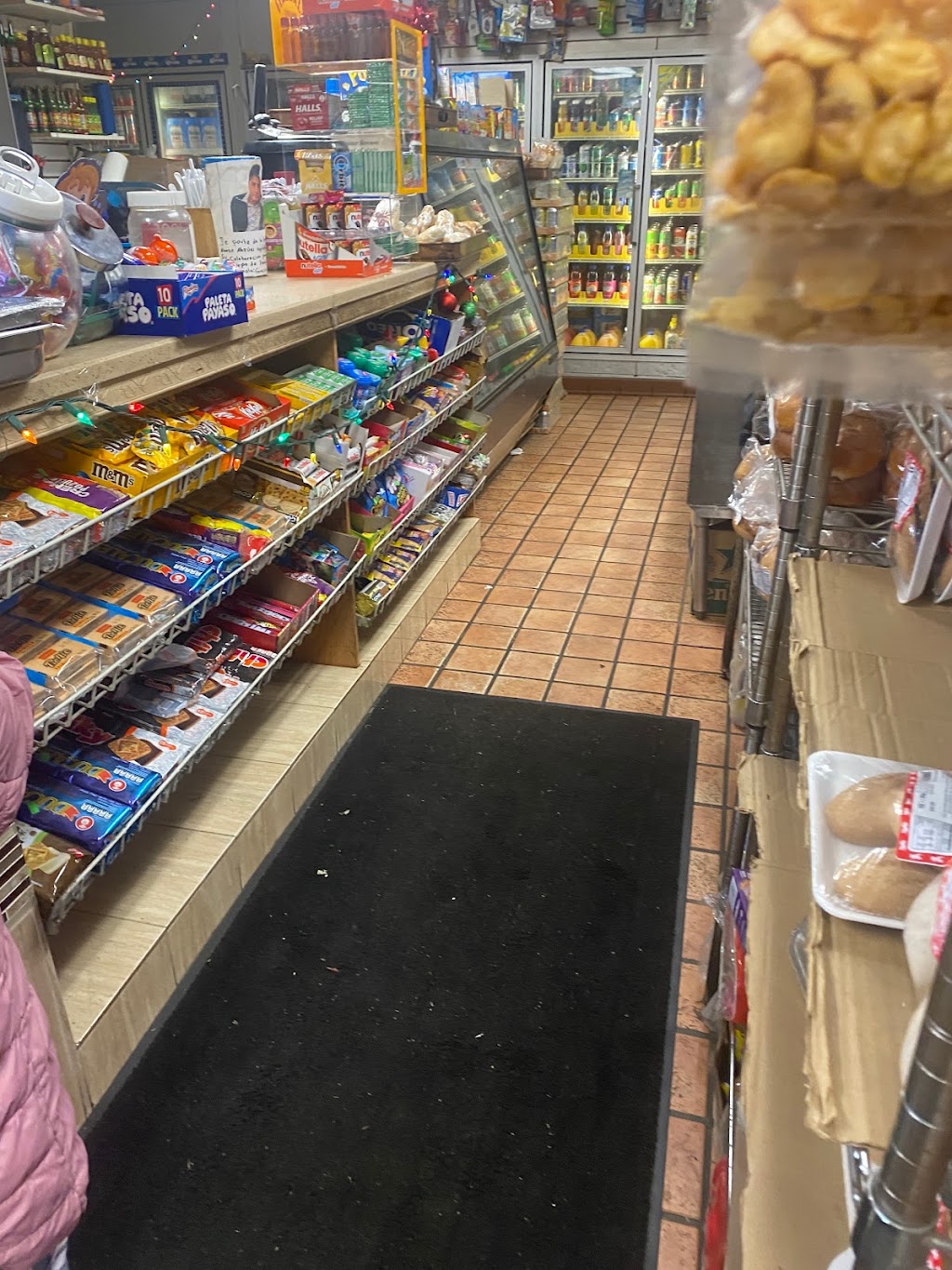 Maximum Deli | 143 US-6, Brewster, NY 10509, USA | Phone: (845) 279-9600