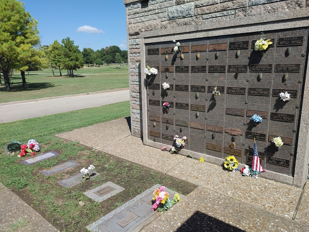 Memorial Park Cemetery | 4200 Nowata Rd, Bartlesville, OK 74006, USA | Phone: (918) 333-1307