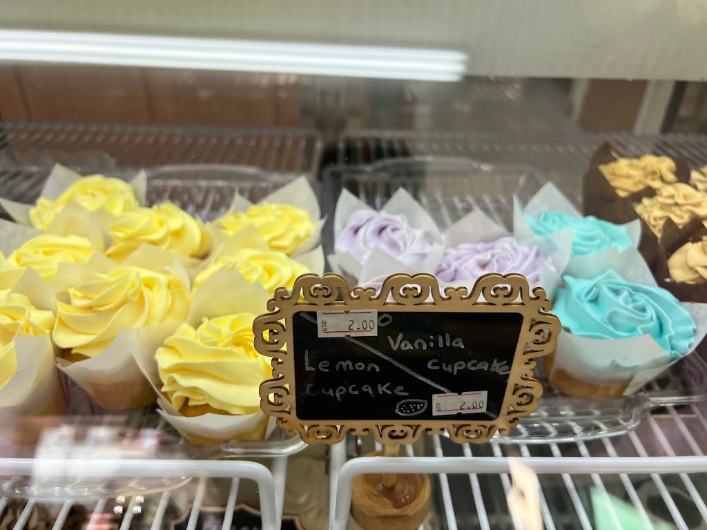 Gabrielas European Desserts & More | 204 S Cavin St, Ligonier, IN 46767, USA | Phone: (260) 221-0622