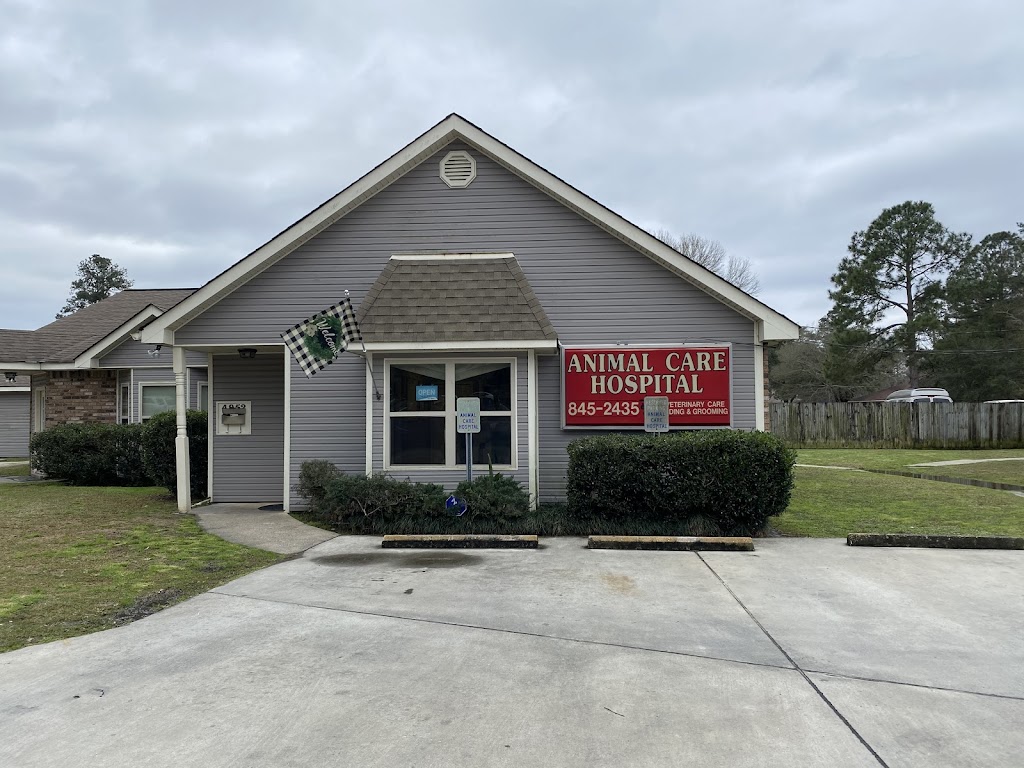 Animal Care Hospital | 4952 LA-22, Mandeville, LA 70471 | Phone: (985) 845-2435