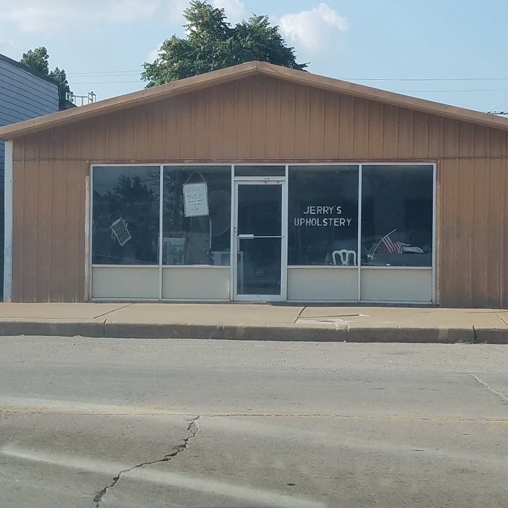 Jerrys Upholstery Shop | 104 Main St, Minco, OK 73059, USA | Phone: (405) 229-4982