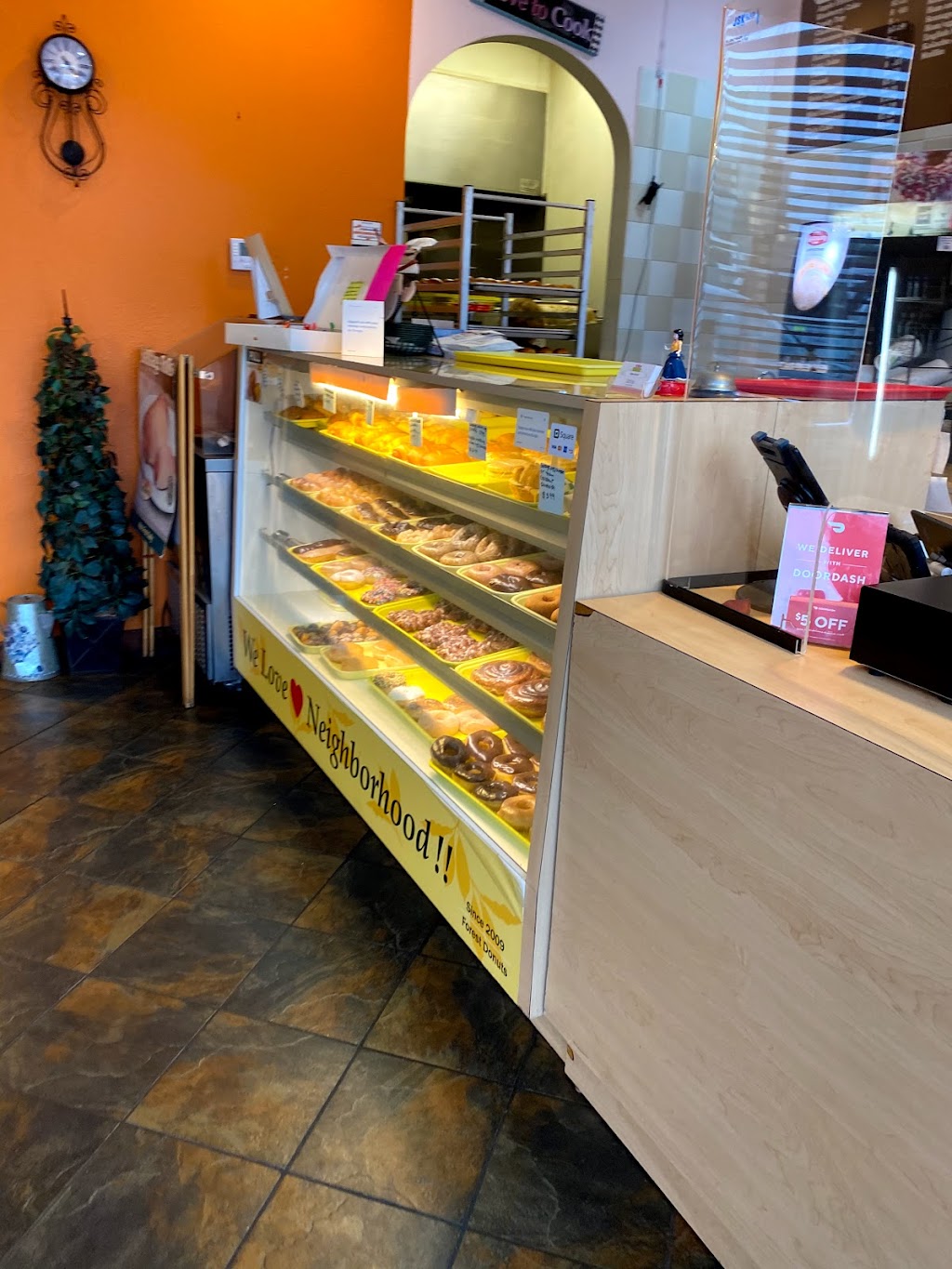 Forest Donuts | 7726 Forest Ln, Dallas, TX 75230, USA | Phone: (214) 363-4739