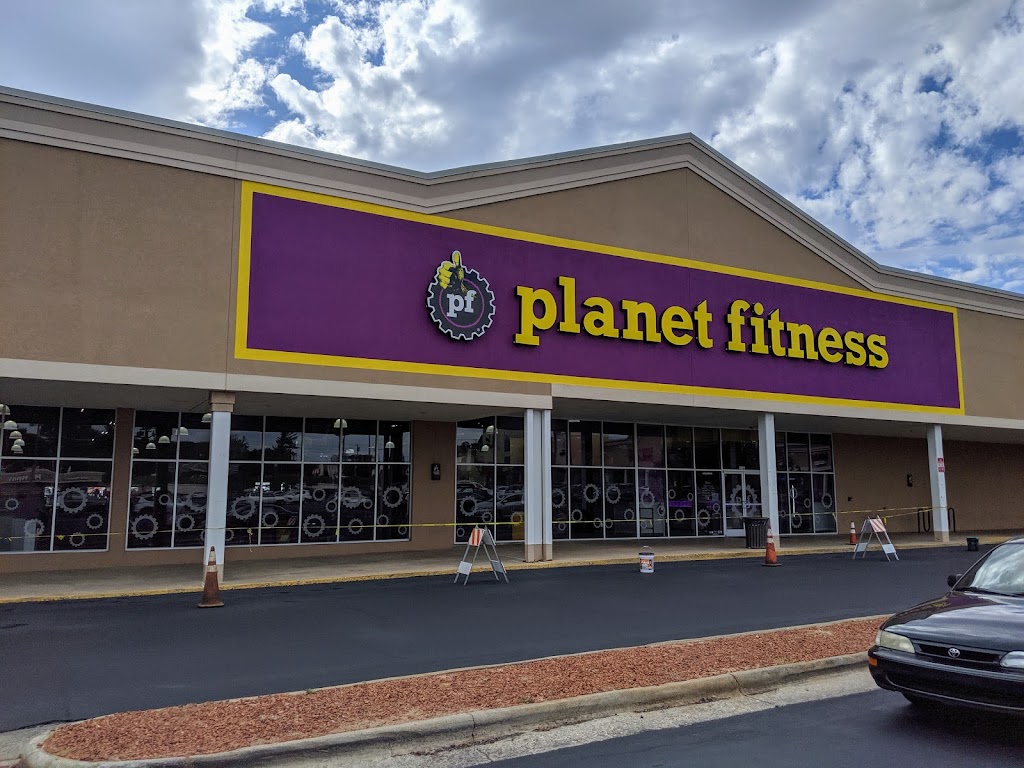 Planet Fitness | 2822 Reynolda Rd, Winston-Salem, NC 27106, USA | Phone: (336) 293-6244