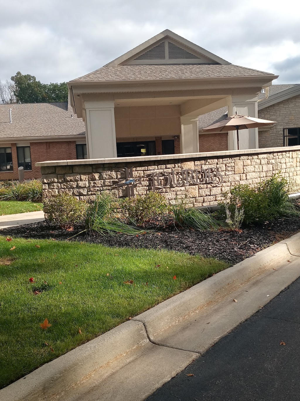 Lourdes Senior Community | 2300 Watkins Lake Rd, Waterford Twp, MI 48328, USA | Phone: (248) 886-5600