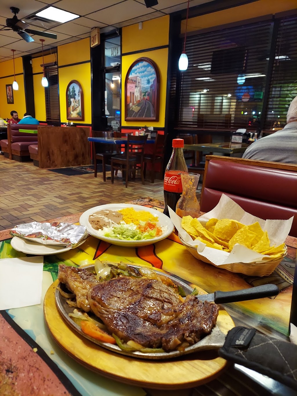 Las Cazuelas Mexican Cuisine | 4214 Bishop Ln, Louisville, KY 40218, USA | Phone: (502) 614-8634