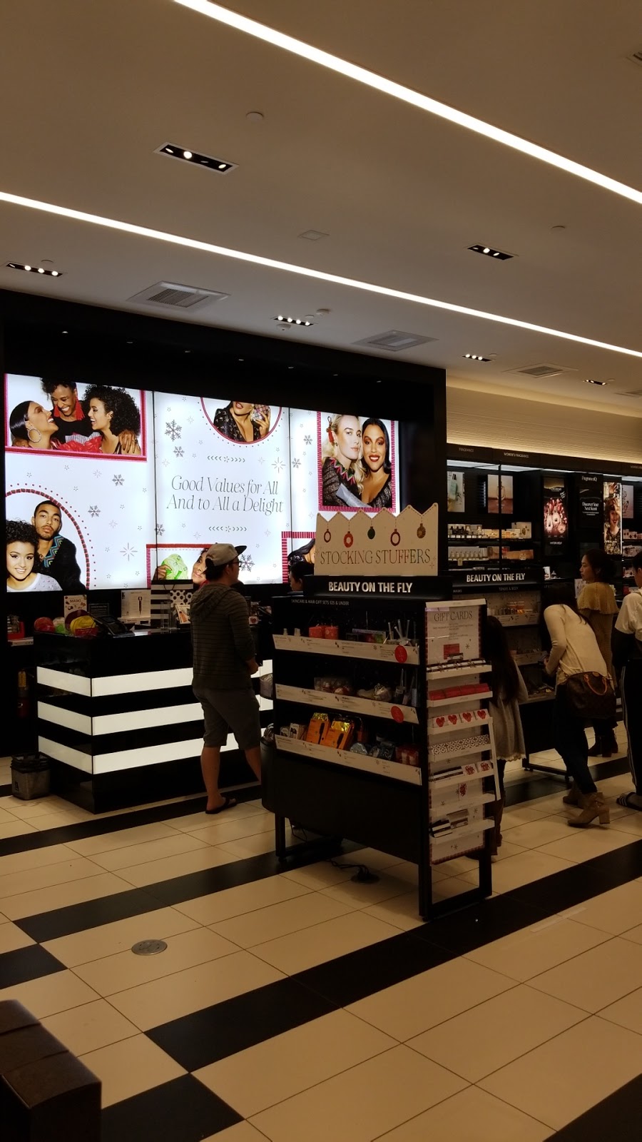 SEPHORA | 2999 El Camino Real, Tustin, CA 92782, USA | Phone: (714) 669-7746