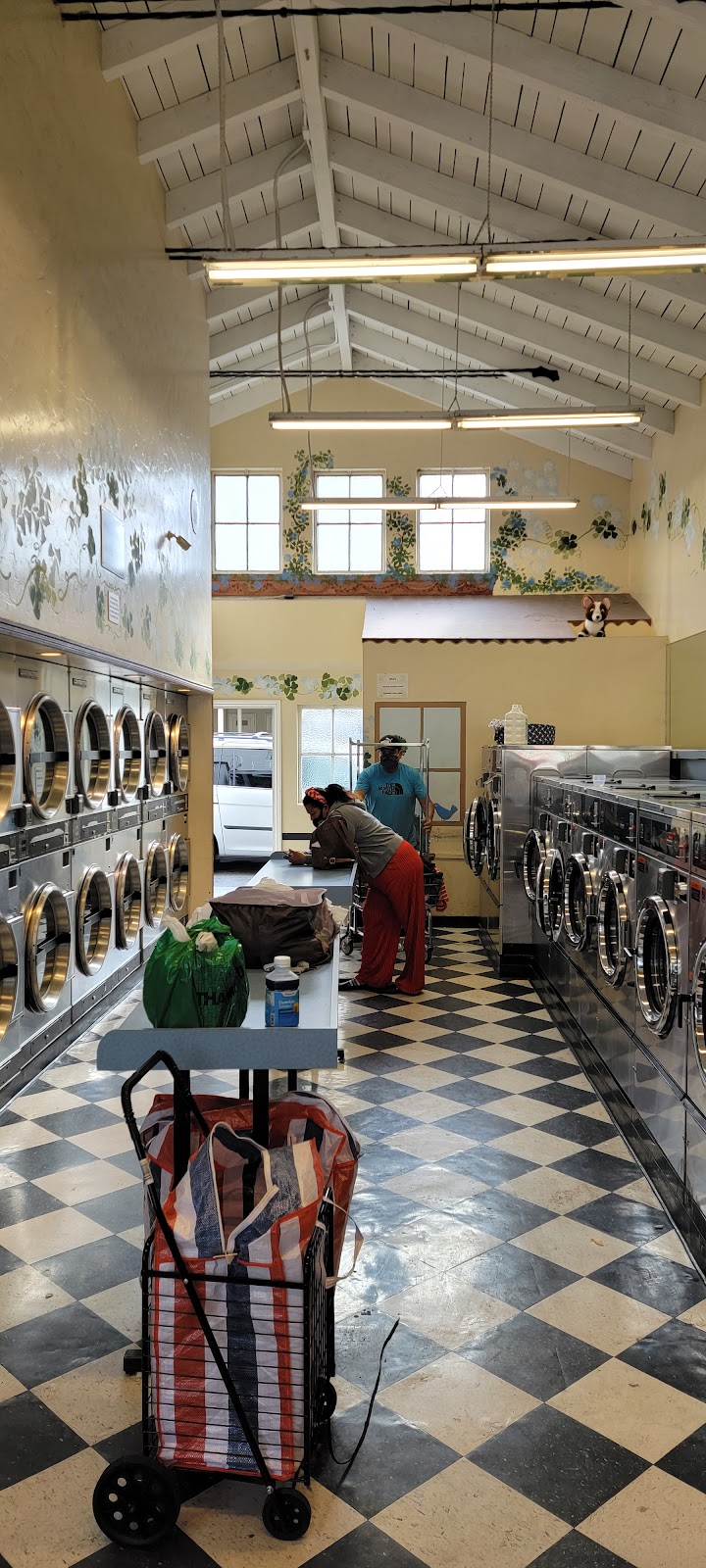 Mr & Ms Bubbles Coin Laundries | 715 California Dr, Burlingame, CA 94010, USA | Phone: (650) 343-9087