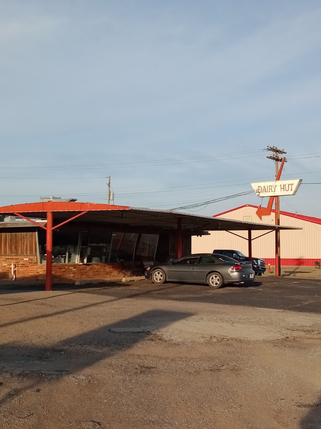 Dairy Hut | 736 E Chicago Ave, Yale, OK 74085, USA | Phone: (918) 387-2468