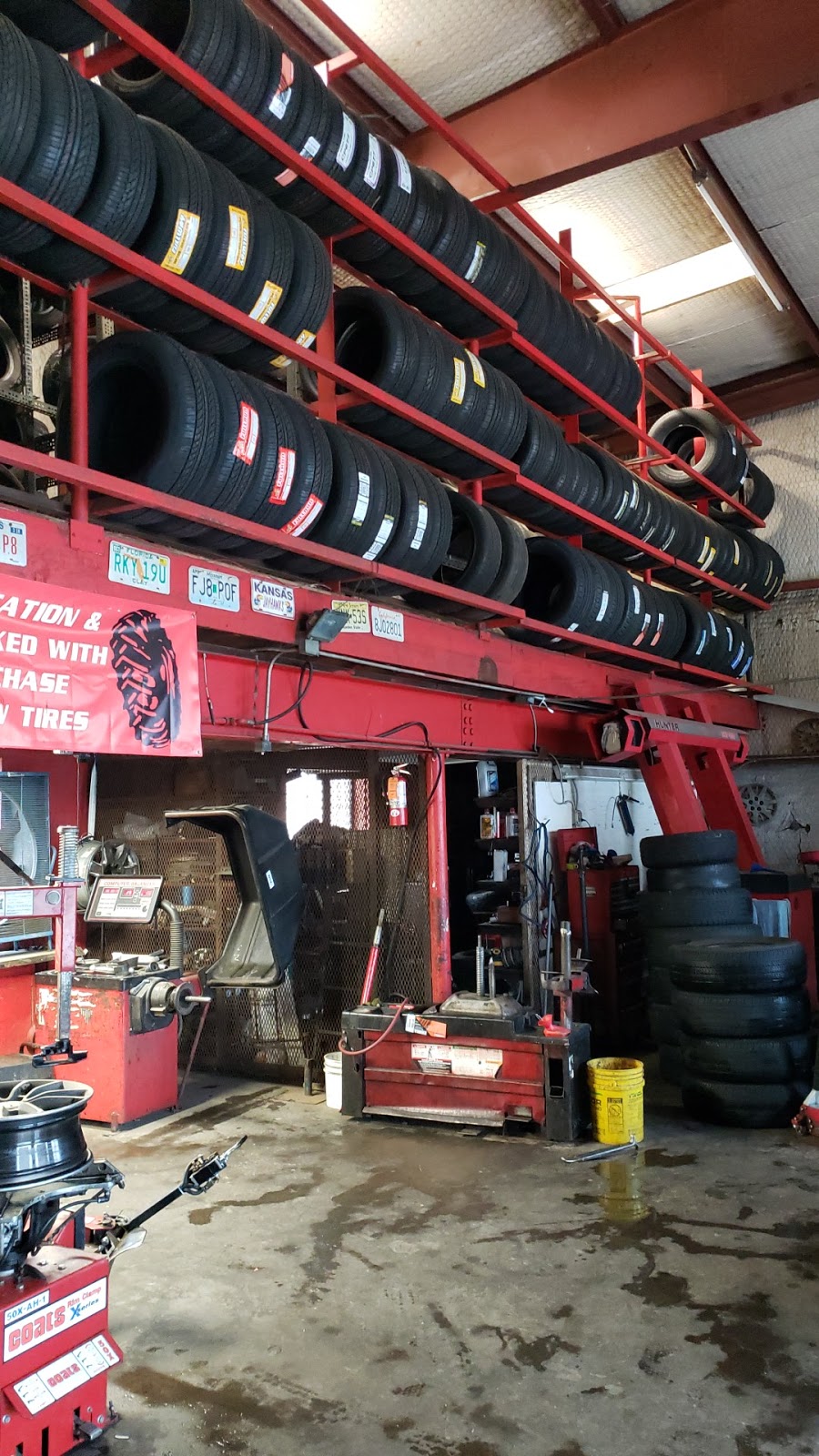 Greenville Discount Tire | 8207 Wesley St, Greenville, TX 75402, USA | Phone: (903) 455-4246