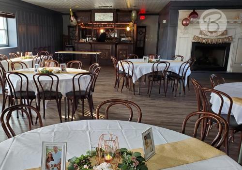 Beacons Restaurant | 85 Providence Hwy, East Walpole, MA 02032, USA | Phone: (508) 734-6460