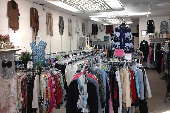 Connie’s Collections Consignment Boutique | 3255 State Rd, Cuyahoga Falls, OH 44223, USA | Phone: (330) 920-3788