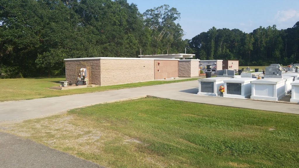 Our Lady of the Lake Cemetery | 1039 Catahoula Park Rd, St Martinville, LA 70582, USA | Phone: (337) 394-4679