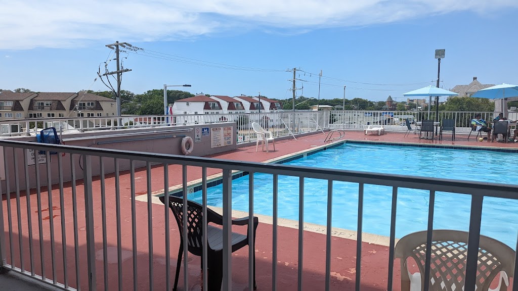 Rodeway Inn by the Beach | 1005 Pacific Ave, Virginia Beach, VA 23451, USA | Phone: (757) 428-3462