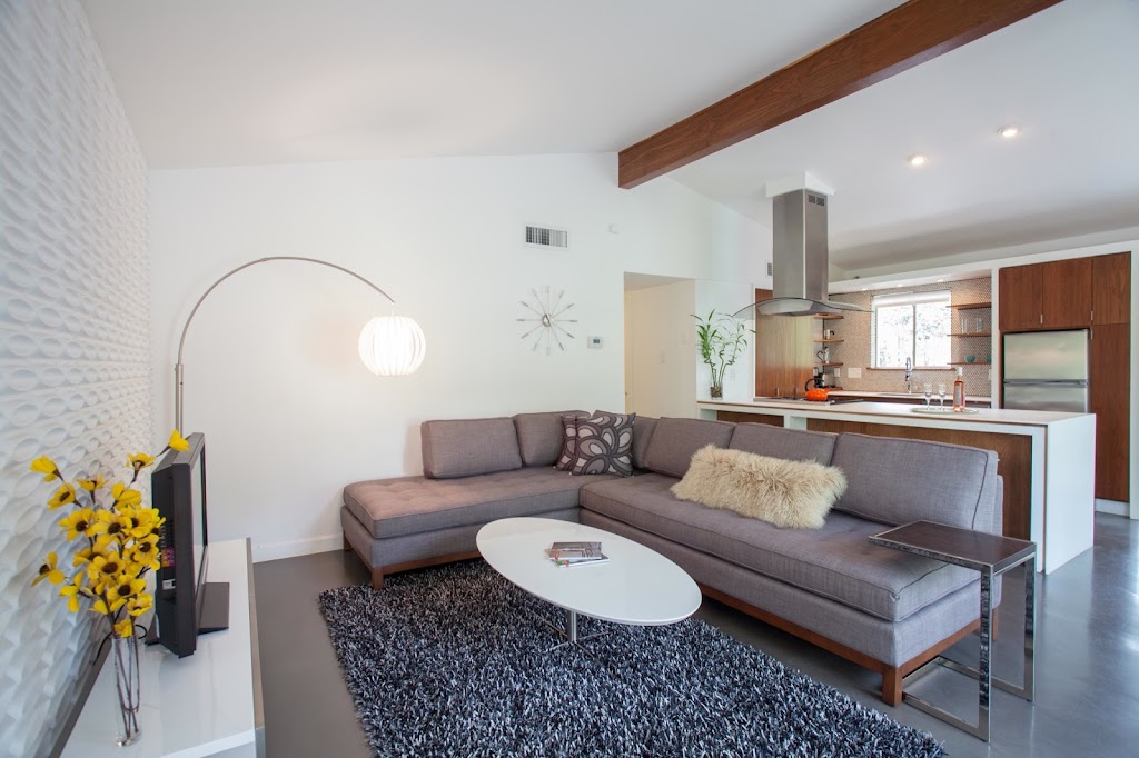 Soco Spaces Travis Heights Modern Green Door | 1101 B, Reagan Terrace Suite B, Austin, TX 78704, USA | Phone: (512) 348-8664