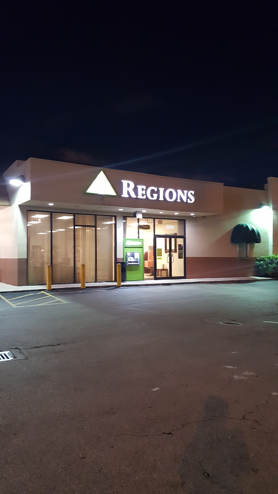 Regions Bank | 600 E 9th St, Hialeah, FL 33010, USA | Phone: (786) 860-6670