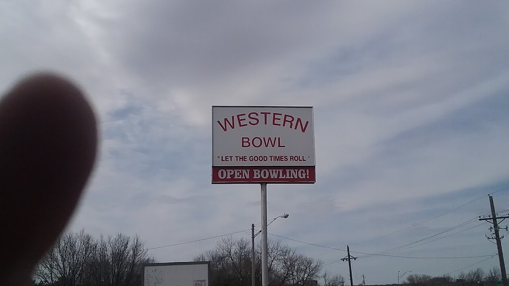 Western Bowl | 4725 S 131st St, Omaha, NE 68137, USA | Phone: (402) 895-3808