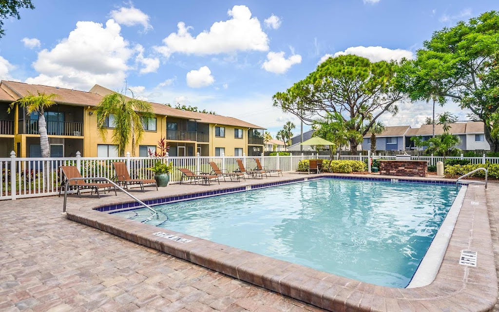 Bay Club Apartments | 2305 46th Ave W, Bradenton, FL 34207, USA | Phone: (941) 758-4631