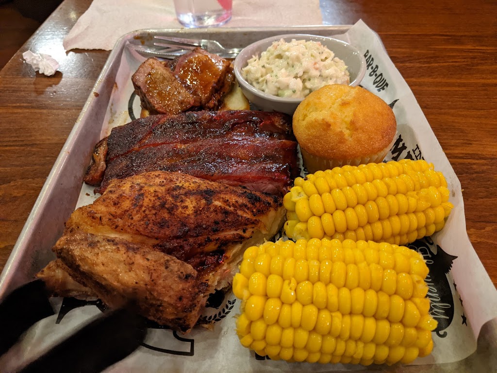 Famous Daves Bar-B-Que | 14601 MN-7, Minnetonka, MN 55345, USA | Phone: (952) 933-9600