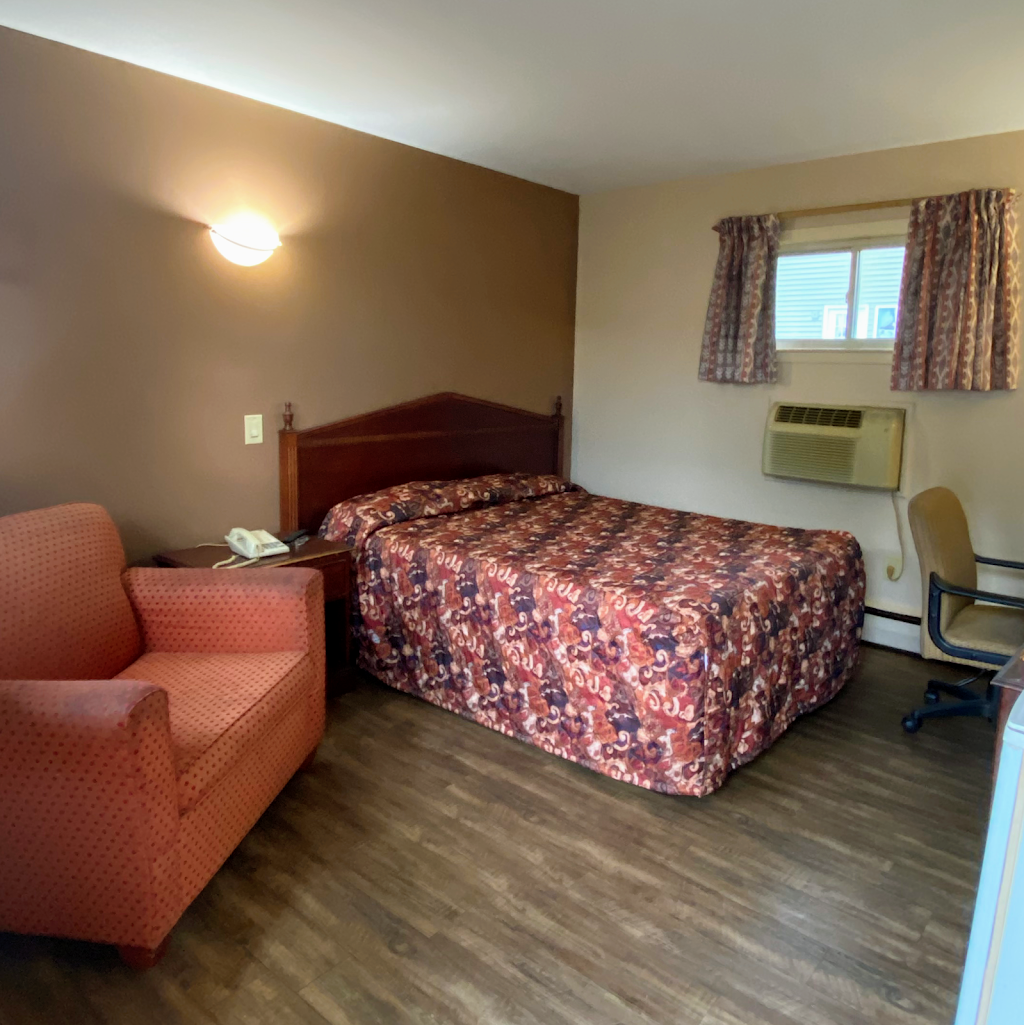 Sky Motel | 125 3rd Ave, Lindenhurst, NY 11757, USA | Phone: (631) 957-3500