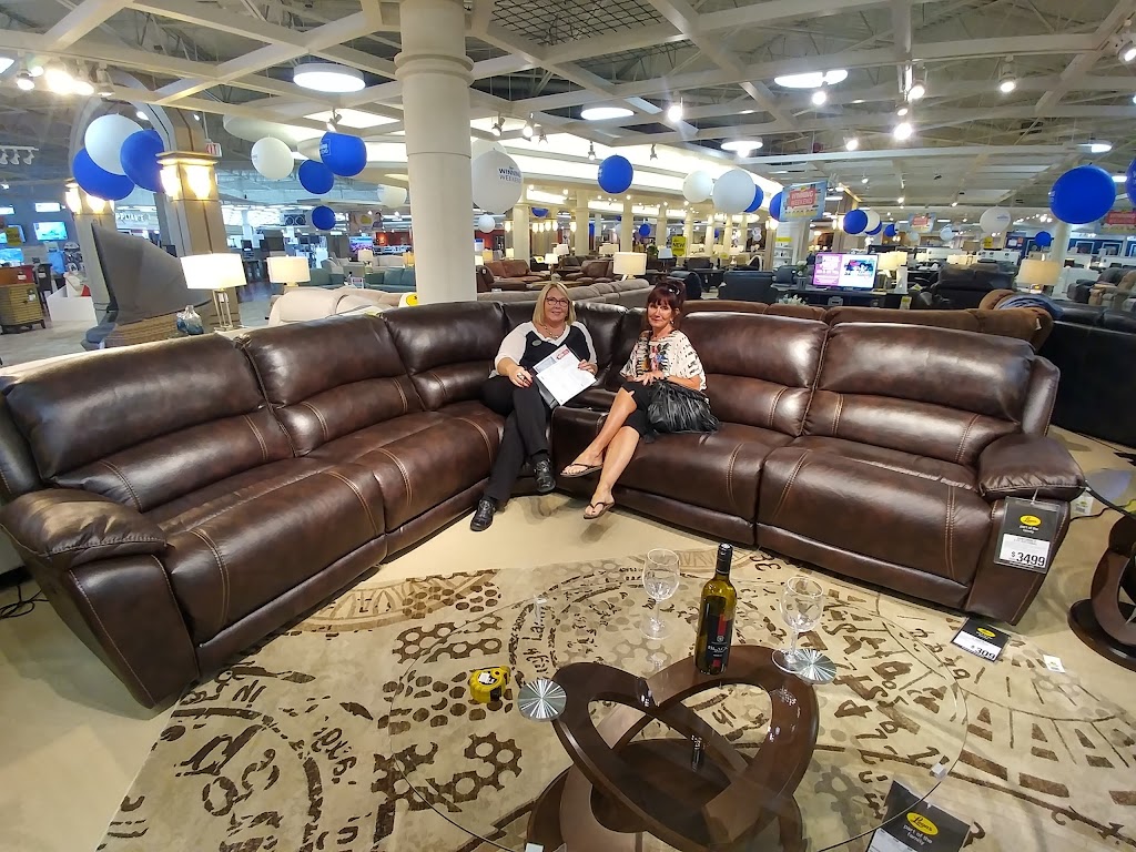 Leons Furniture | 440 Taylor Rd, Niagara-on-the-Lake, ON L0S 1J0, Canada | Phone: (905) 682-8519