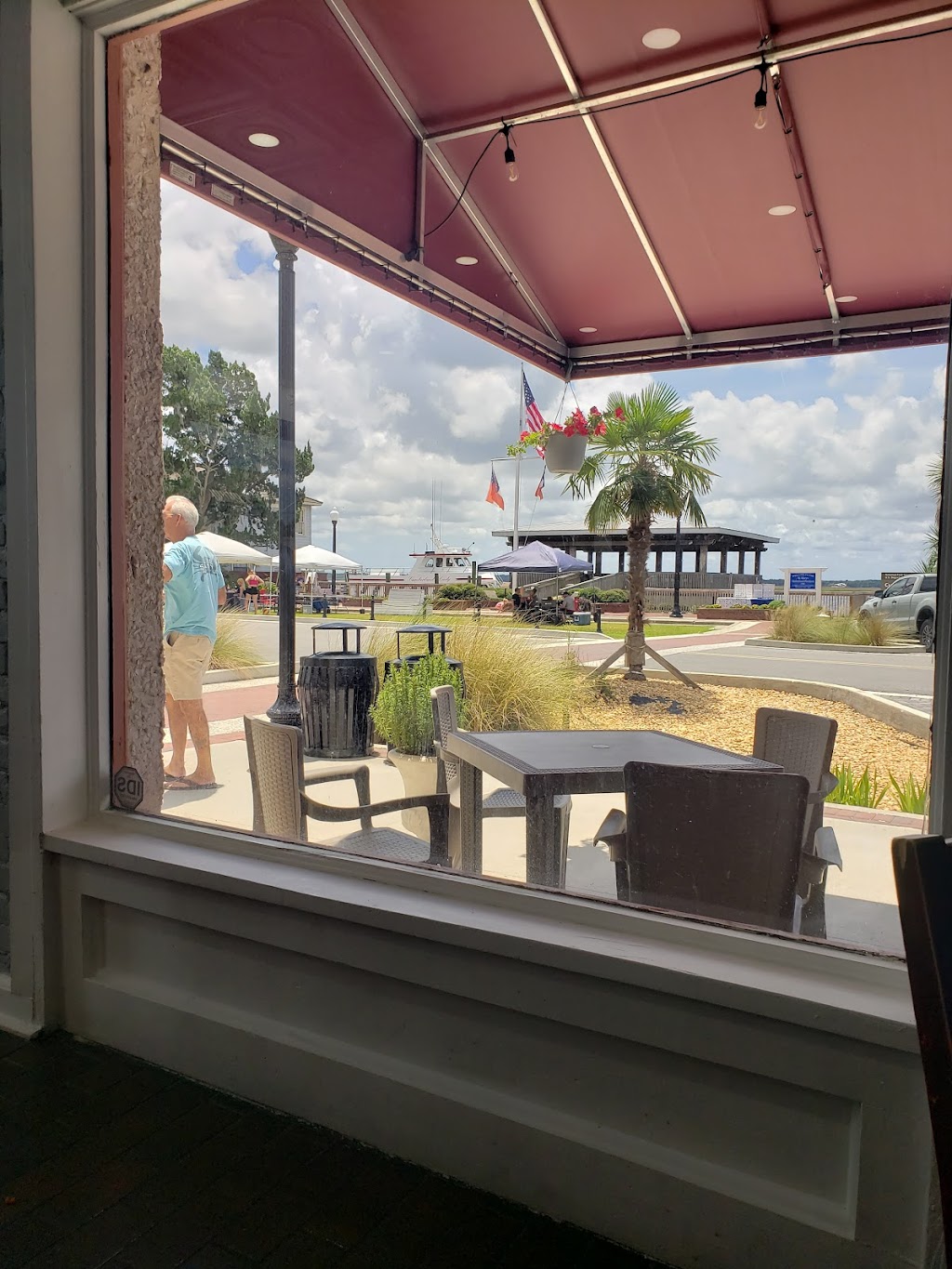 Seagles Restaurant | 105 Osborne St, St Marys, GA 31558, USA | Phone: (912) 882-3242