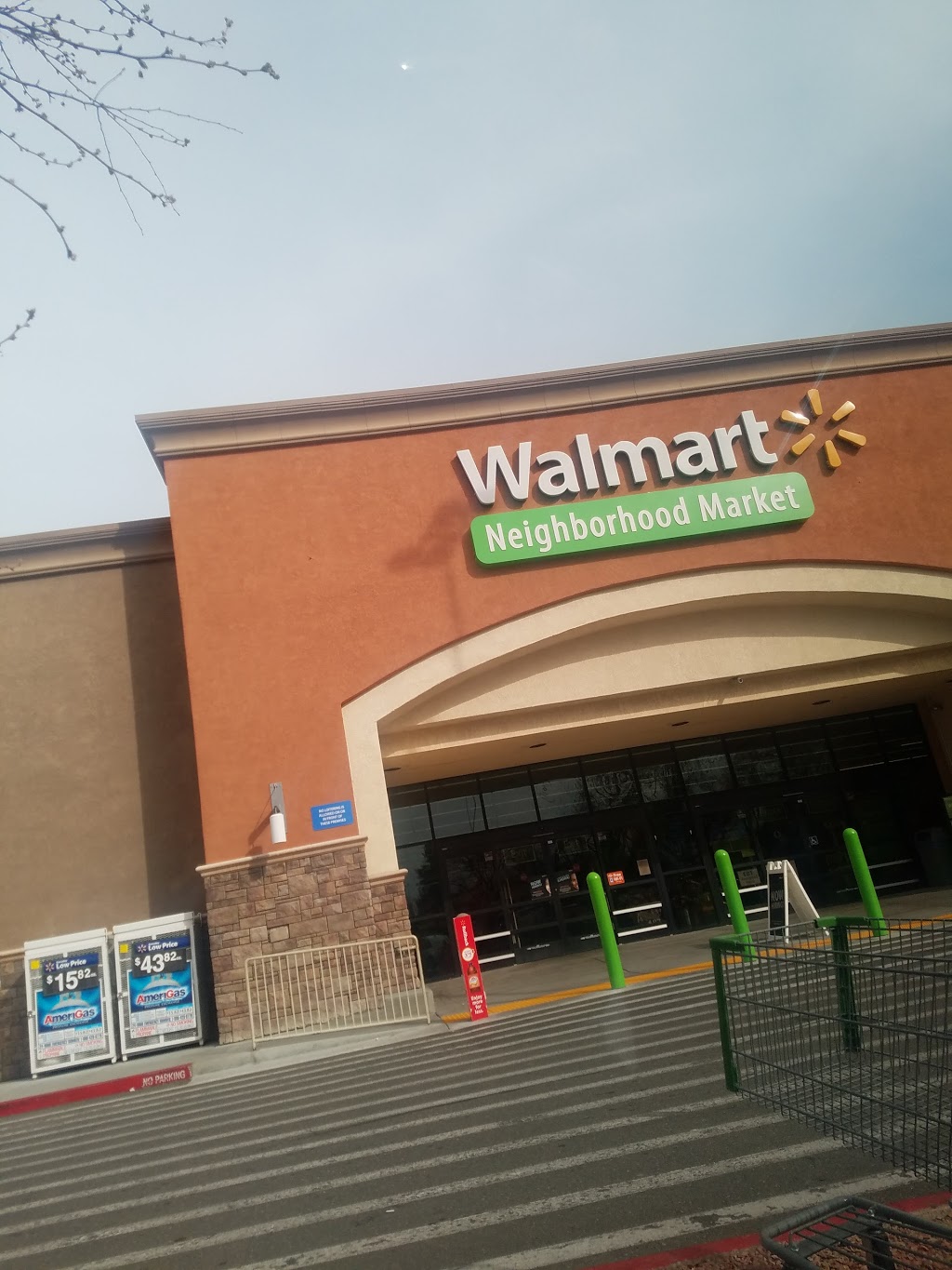 Walmart Neighborhood Market | 1250 E Gibson Rd, Woodland, CA 95776, USA | Phone: (530) 665-4306