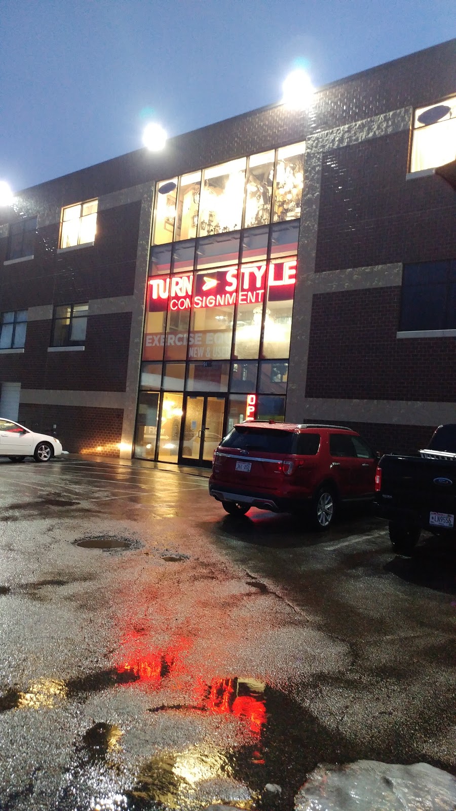 Turnstyle Consignment - Woodbury Minnesota | 9470 Hudson Rd, Woodbury, MN 55125, USA | Phone: (651) 578-6684