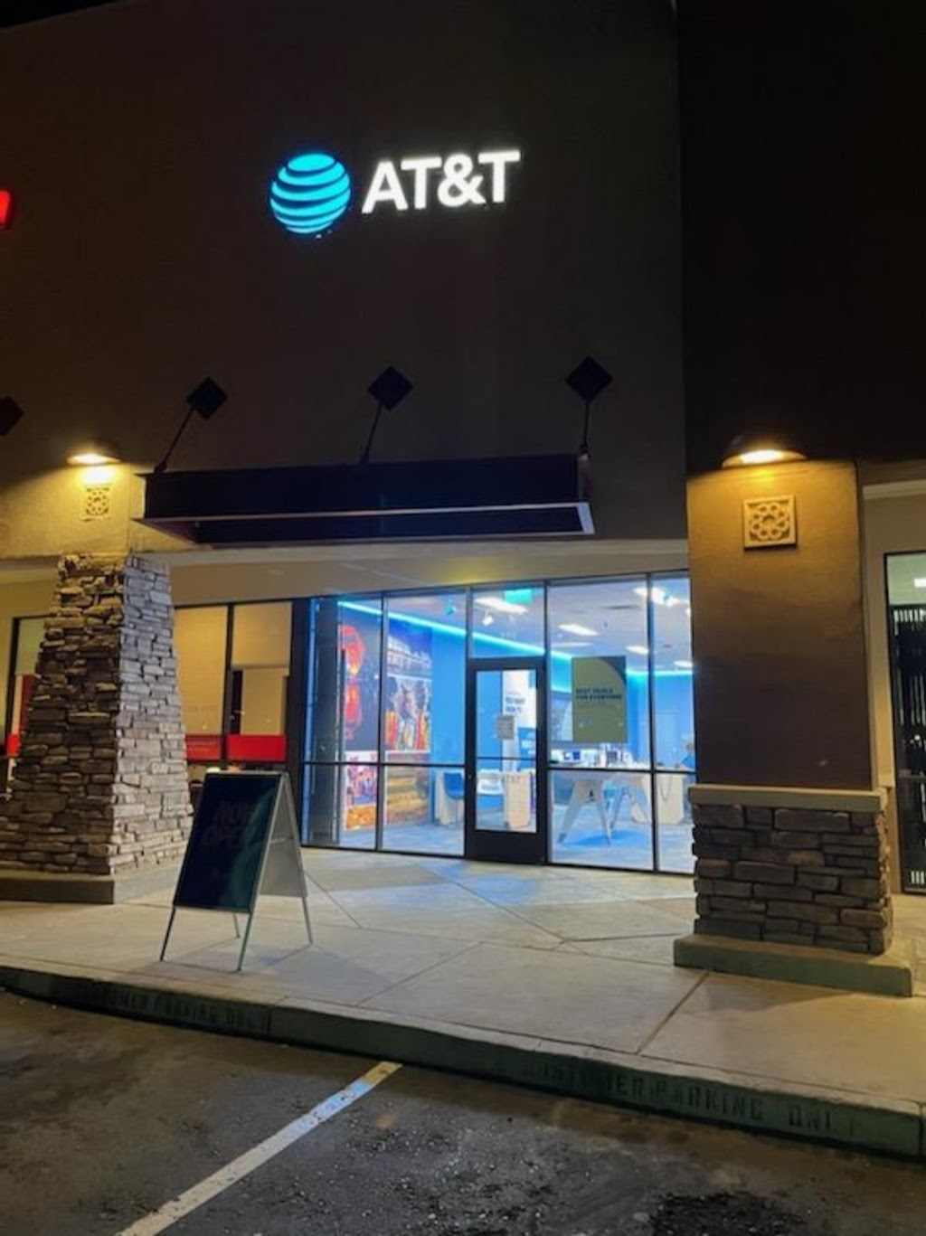 AT&T Store | 20800 N John Wayne Pkwy Suite 111, Maricopa, AZ 85139, USA | Phone: (520) 848-4440