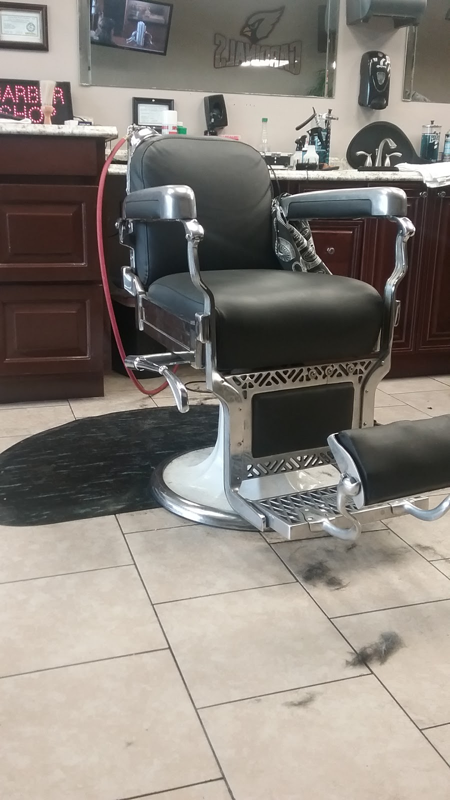 Petes Boss Cuts Barber Shop | 11 W Baseline Rd, Phoenix, AZ 85041, USA | Phone: (602) 800-2301