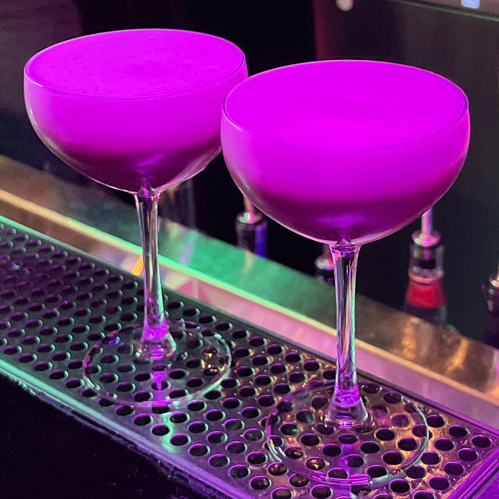 Law & Order Cocktail Bar | Voetboogstraat 4, 1012 XL Amsterdam, Netherlands | Phone: 020 362 6697