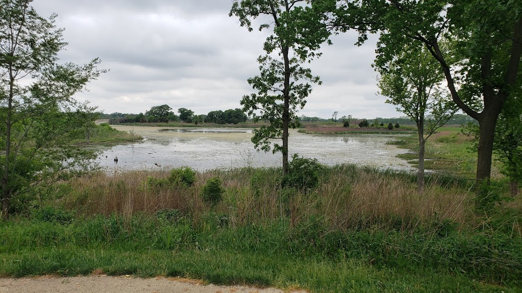 Lakewood Fort Hill Trail Parking | Trailhead parking is on west side of Gilmer Rd north of, IL-176, Mundelein, IL 60060, USA | Phone: (847) 367-6640