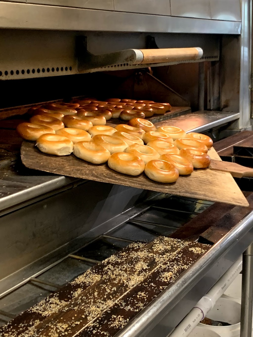 Noahs Bagels | 459 Main St, Chatham, NJ 07928, USA | Phone: (973) 635-0100