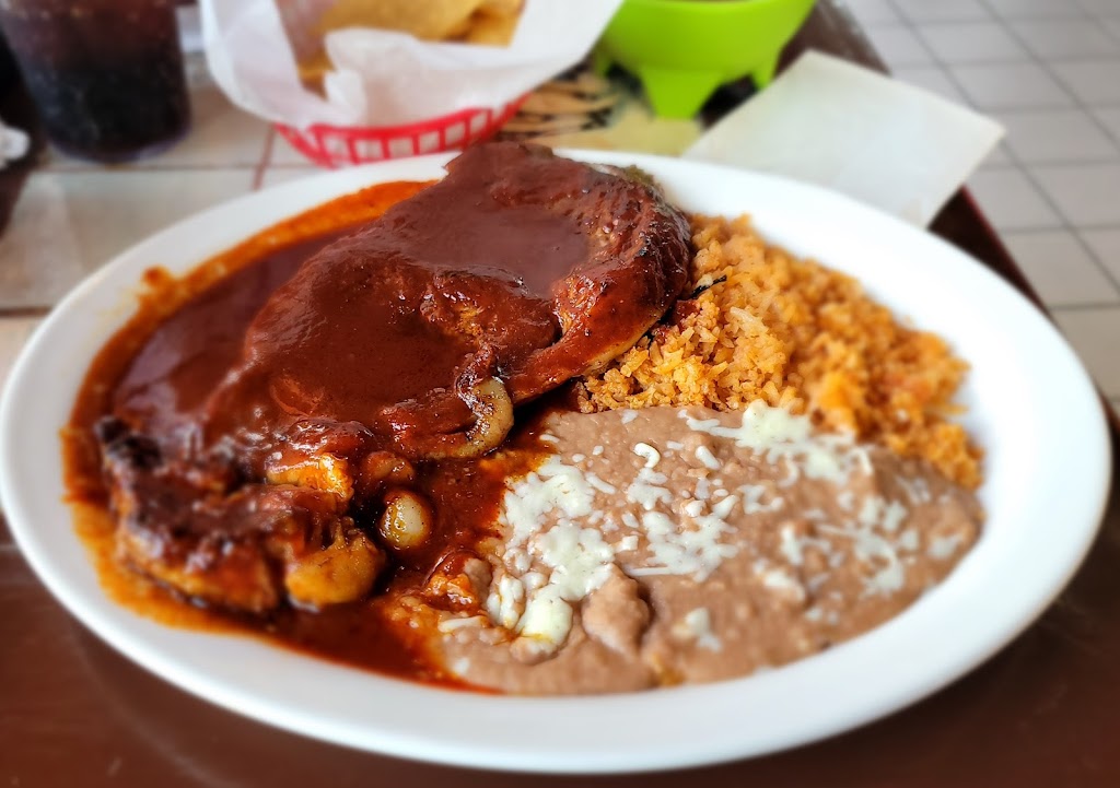 El Potosino Mexican Restaurant | 634 Ste Genevieve Dr, Ste. Genevieve, MO 63670, USA | Phone: (573) 880-7034
