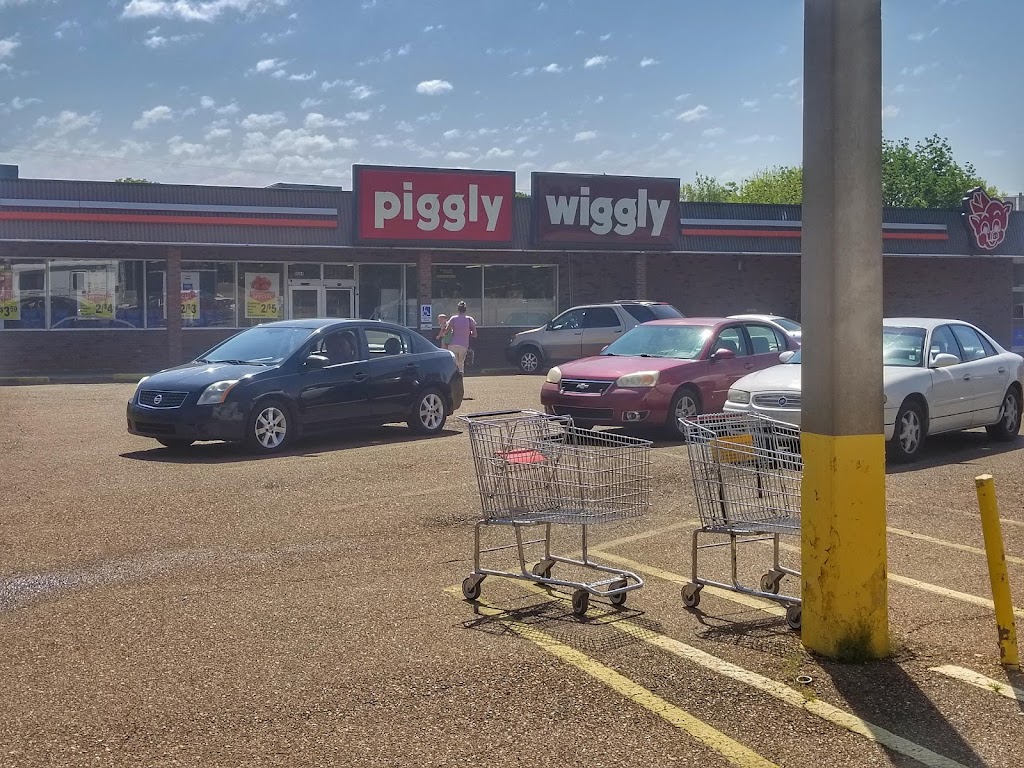 Piggly Wiggly | 1084 US-61, Tunica, MS 38676, USA | Phone: (662) 363-3170