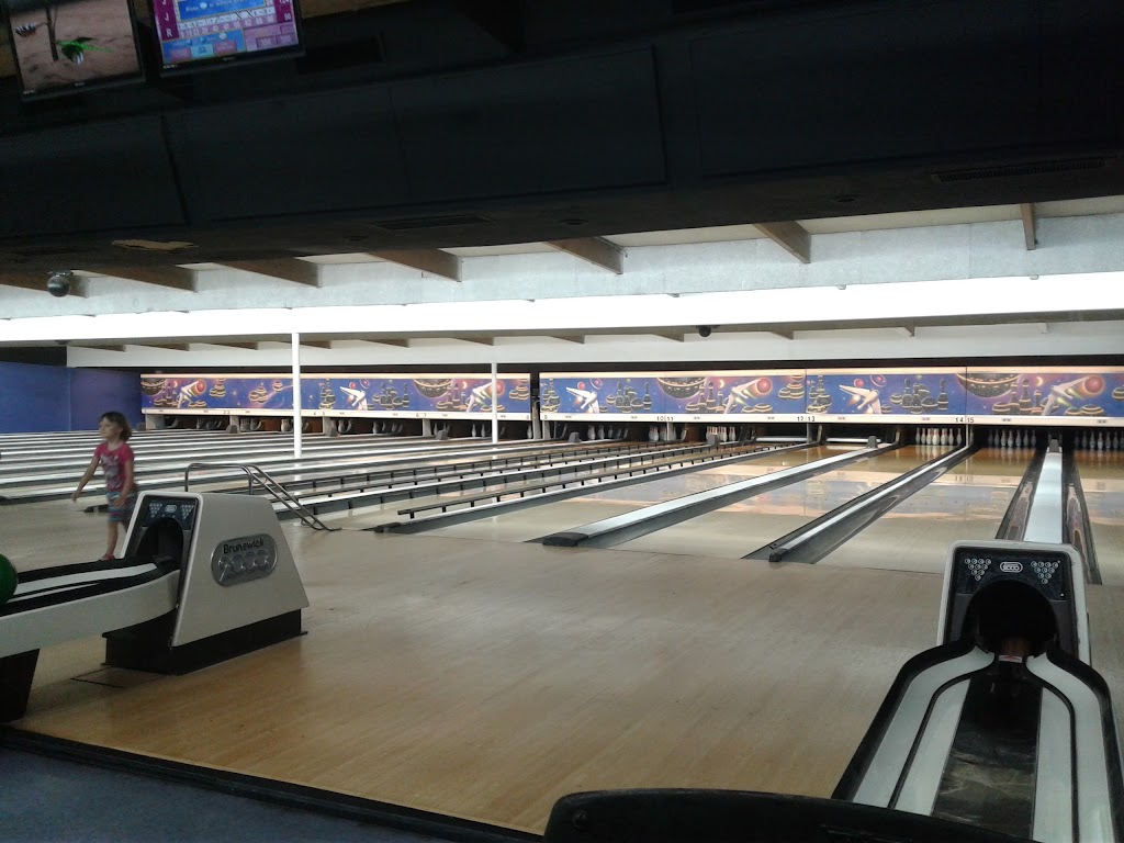 Terrell Bowling Center | 2500 W Moore Ave, Terrell, TX 75160, USA | Phone: (972) 563-6468