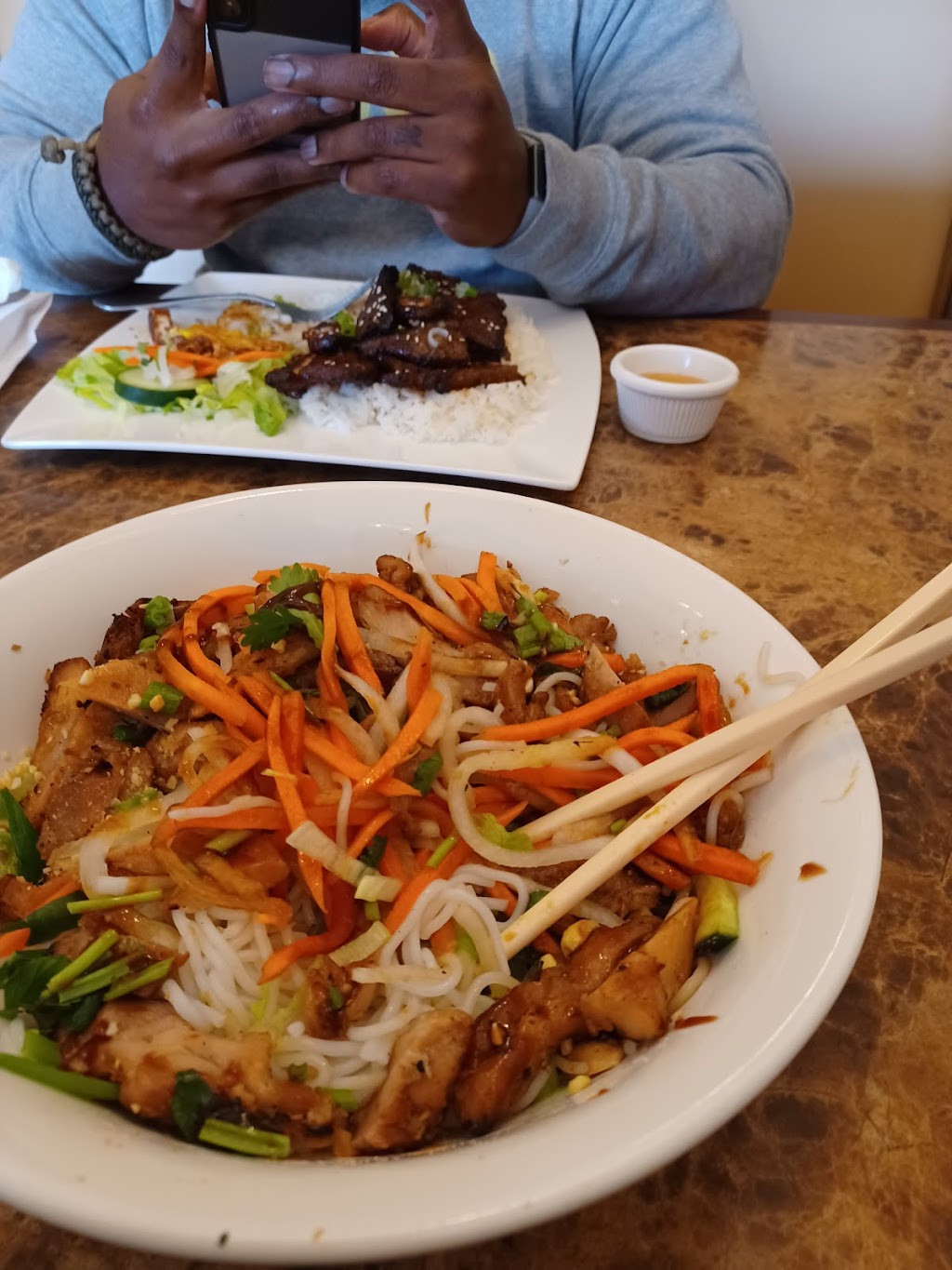 Pho Dinh Restaurant | 21831 Marine View Dr S, Des Moines, WA 98198 | Phone: (206) 212-6553