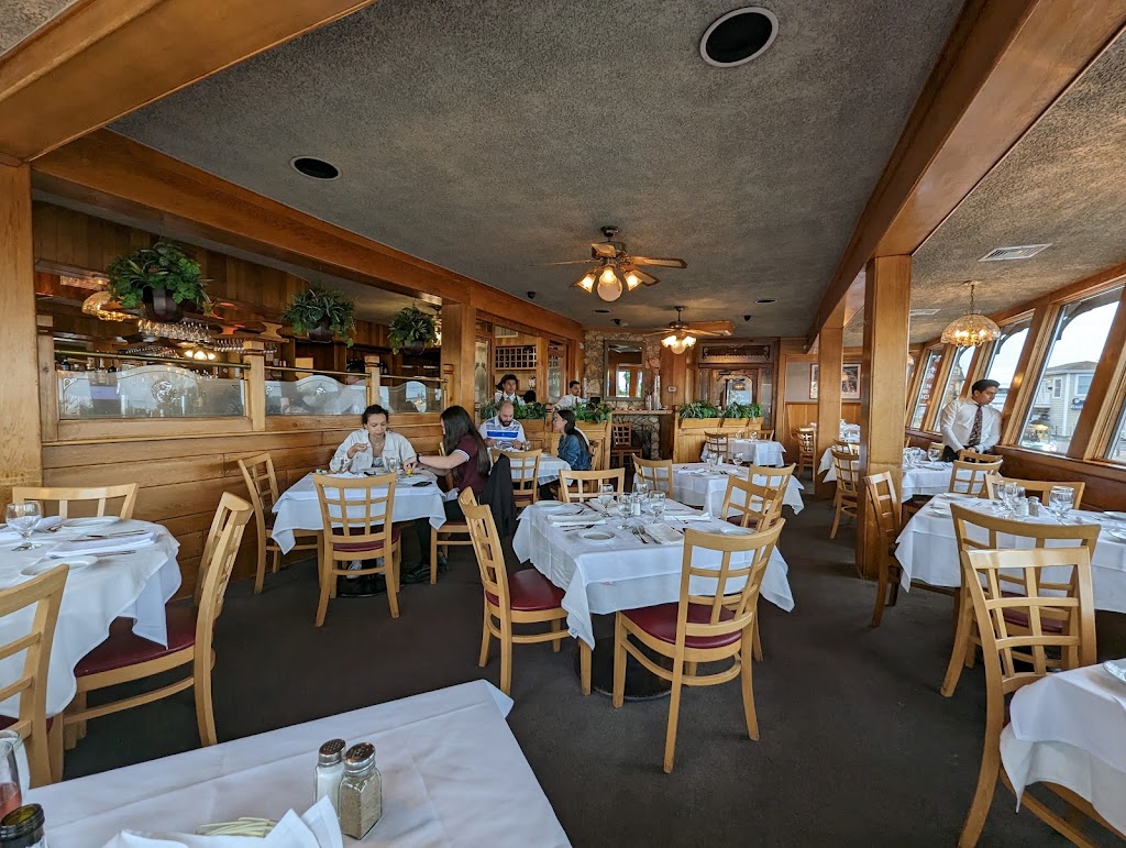 Nautilus Cafe | 46 Woodcleft Ave, Freeport, NY 11520, USA | Phone: (516) 379-2566