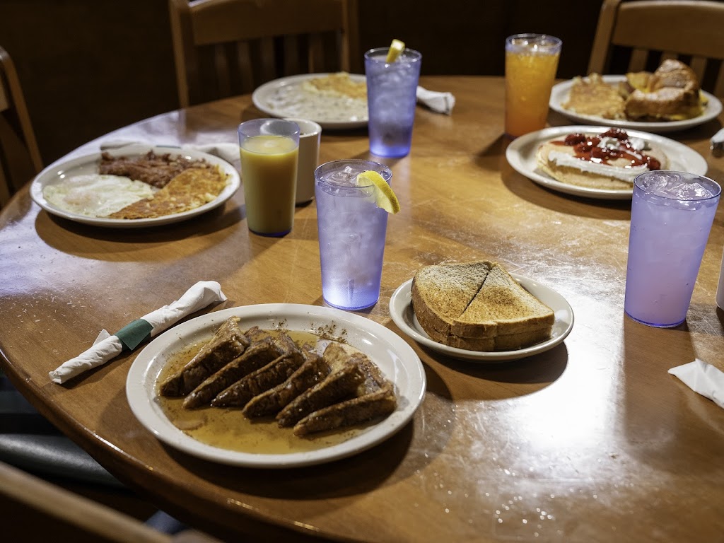 Farmer Boy Restaurant | 610 E Cuyahoga Falls Ave, Akron, OH 44310, USA | Phone: (330) 928-4727