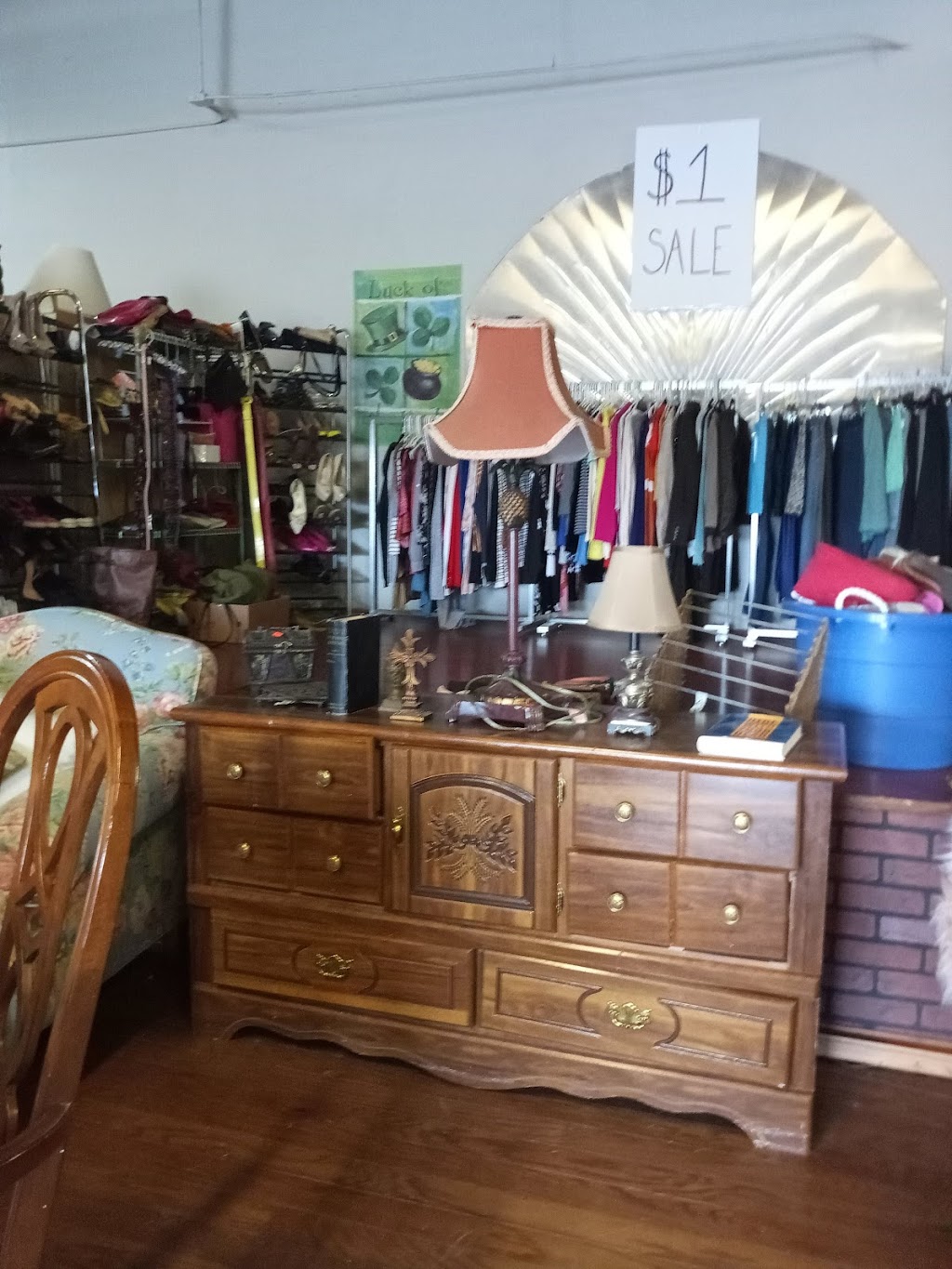 Simply Grace Thrift Store | 580 W Arapaho Rd Suite 199, Richardson, TX 75080, USA | Phone: (972) 685-4030